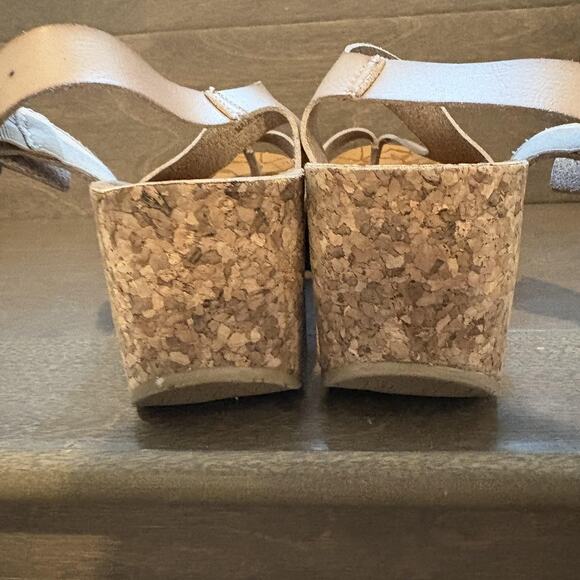Blowfish Malibu Shoes Womens Size 7.5 Beige Platform Sandals Cork‎ Wedge Flower - Picture 7 of 11